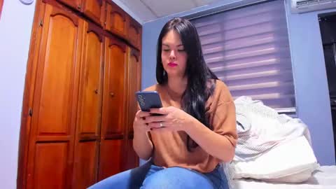 HEY GUYS KEVIAM I    MY NEW  TWITTER IS anitalautter26 imstagran  anitalautter26 officialOFanitalautter online show from January 6, 2025, 10:15 pm