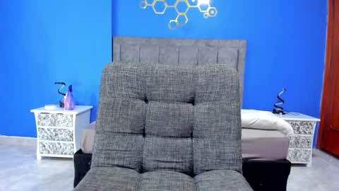 Snapshot of sexfenix_ chatting on January 11, 2025, 3:44 am karen and camilo online show from January 11, 2025, 3:44 am