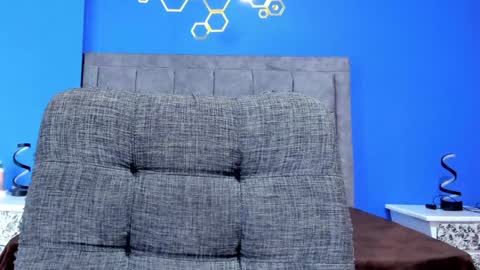 Snapshot of sexfenix_ chatting on February 2, 2025, 3:21 am karen and camilo online show from February 2, 2025, 3:21 am