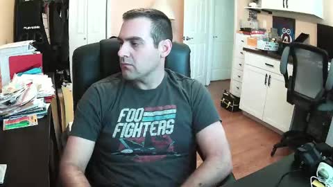 Kyle online show from October 4, 2025, 2:37 pm