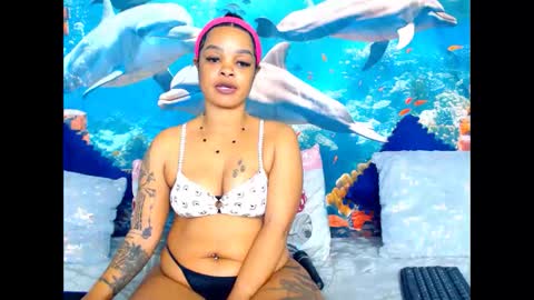 Snapshot of sexiebootyjoyxx chatting on October 17, 2025, 6:32 pm sexiebootyjoyxx online show from October 17, 2025, 6:32 pm