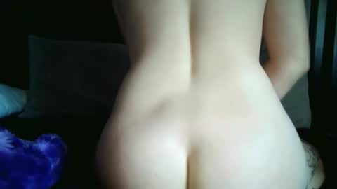 Snapshot of sexiirose22 chatting on June 1, 2026, 4:52 pm Rose online show from June 1, 2026, 4:52 pm
