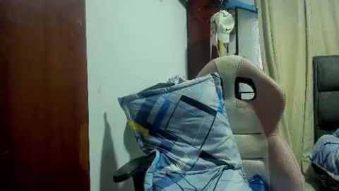 Snapshot of sexmilkdirty chatting on July 9, 2026, 10:14 pm sexmilkdirty online show from July 9, 2026, 10:14 pm