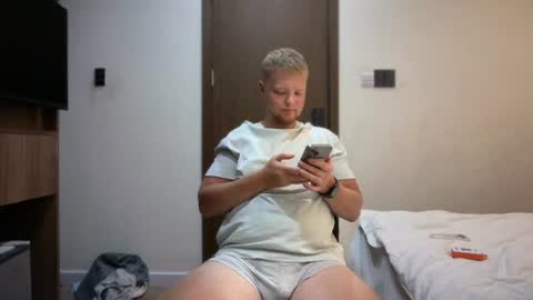Snapshot of sexual_sbotage chatting on June 14, 2026, 2:41 pm Max Leman online show from June 14, 2026, 2:41 pm