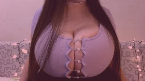 Julia online show from December 29, 2024, 2:21 pm