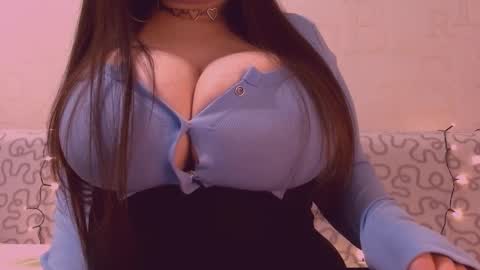 Julia online show from February 6, 2026, 2:20 pm