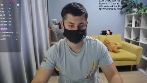 Snapshot of sexxxdickbig chatting on May 2, 2026, 7:24 am Tommy online show from May 2, 2026, 7:24 am