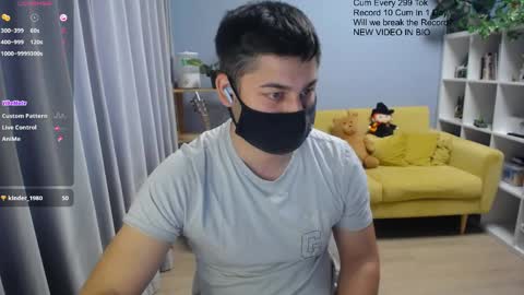 Snapshot of sexxxdickbig chatting on May 4, 2026, 8:10 am Tommy online show from May 4, 2026, 8:10 am