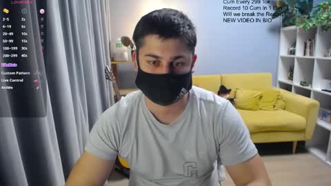 Snapshot of sexxxdickbig chatting on May 4, 2026, 8:27 pm Tommy online show from May 4, 2026, 8:27 pm