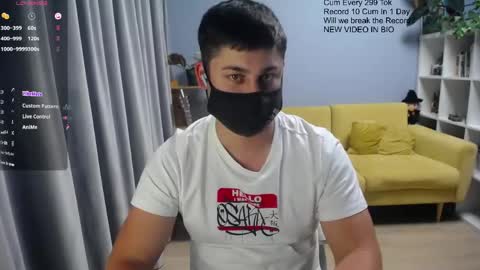 Snapshot of sexxxdickbig chatting on May 11, 2026, 4:48 pm Tommy online show from May 11, 2026, 4:48 pm