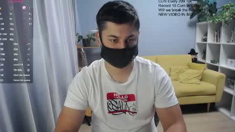 Snapshot of sexxxdickbig chatting on May 14, 2026, 9:05 am Tommy online show from May 14, 2026, 9:05 am