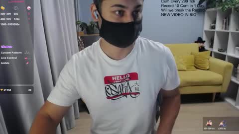 Snapshot of sexxxdickbig chatting on May 15, 2026, 8:43 am Tommy online show from May 15, 2026, 8:43 am