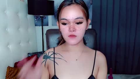 Snapshot of sexxxy_caroline chatting on December 15, 2024, 11:55 am sexxxy_caroline online show from December 15, 2024, 11:55 am