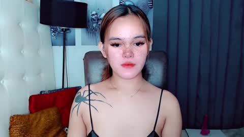 Snapshot of sexxxy_caroline chatting on December 19, 2024, 7:51 pm sexxxy_caroline online show from December 19, 2024, 7:51 pm