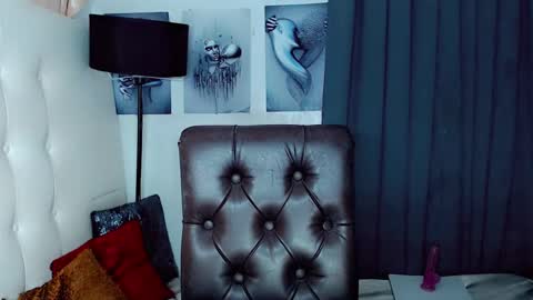 Snapshot of sexxxy_caroline chatting on February 4, 2025, 10:32 am sexxxy_caroline online show from February 4, 2025, 10:32 am