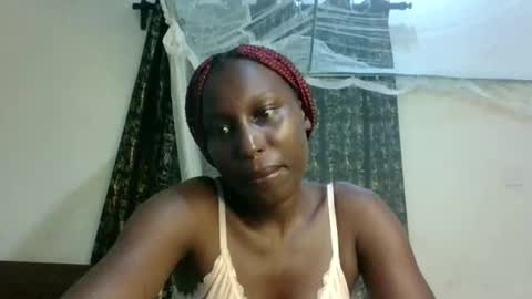 Snapshot of sexxy_melmine chatting on May 13, 2026, 10:38 pm Dolly online show from May 13, 2026, 10:38 pm
