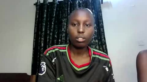 Snapshot of sexxy_melmine chatting on June 2, 2026, 8:27 am Dolly online show from June 2, 2026, 8:27 am