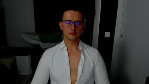 Sexxymuscles4U online show from November 5, 2025, 12:38 pm
