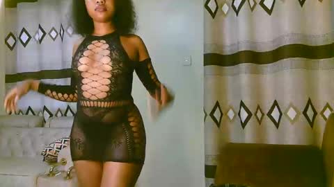 Snapshot of sexy_ariana_2 chatting on November 15, 2025, 11:18 am Ariana online show from November 15, 2025, 11:18 am