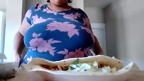 sexy_bbw93 online show from October 21, 2025, 4:19 pm