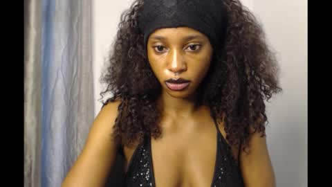 Snapshot of sexy_bitchgirl chatting on January 14, 2026, 12:11 pm Sexy bitchgirl online show from January 14, 2026, 12:11 pm