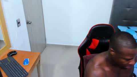 Snapshot of sexy_blackman chatting on February 25, 2025, 4:00 pm sexy blackman online show from February 25, 2025, 4:00 pm