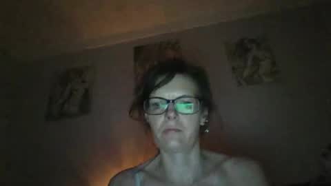 sexy_brunette8826 online show from May 1, 2026, 9:14 am