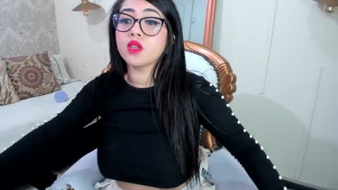  C R I S T A L  online show from January 22, 2025, 7:35 am