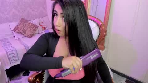  C R I S T A L  online show from March 4, 2025, 7:54 pm