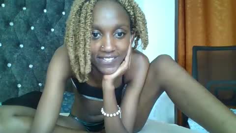 sexy_ebony_nica online show from February 25, 2025, 9:35 pm