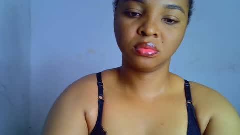 Clara online show from November 9, 2025, 7:45 pm