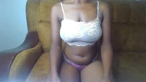 Snapshot of sexy_ellahh chatting on April 20, 2026, 12:41 pm Ellahh online show from April 20, 2026, 12:41 pm