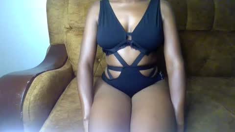 Snapshot of sexy_ellahh chatting on May 15, 2026, 11:12 pm Ellahh online show from May 15, 2026, 11:12 pm