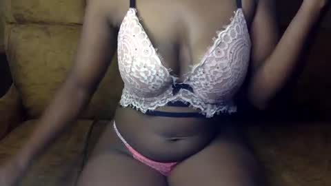 Snapshot of sexy_ellahh chatting on July 14, 2026, 11:05 am Ellahh online show from July 14, 2026, 11:05 am