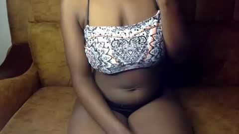 Snapshot of sexy_ellahh chatting on July 15, 2026, 1:33 am Ellahh online show from July 15, 2026, 1:33 am
