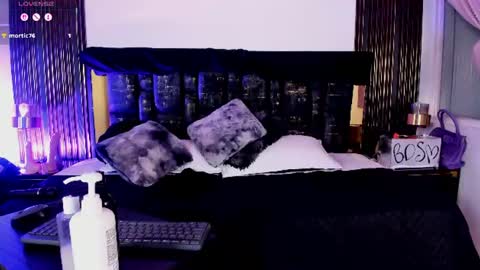 Snapshot of sexy_hot_milf_ chatting on June 22, 2026, 11:57 pm Dafne online show from June 22, 2026, 11:57 pm