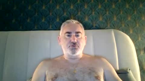 Snapshot of sexy_italiandaddy chatting on June 5, 2026, 6:52 am Antonio online show from June 5, 2026, 6:52 am
