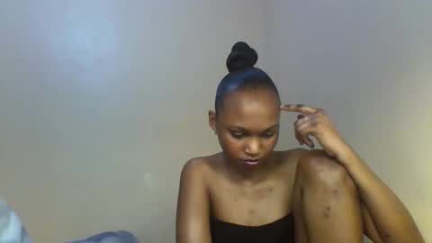 Snapshot of sexy_kaly chatting on November 4, 2025, 1:05 am Sexy kaly online show from November 4, 2025, 1:05 am