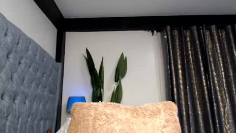 Snapshot of sexy_larisa chatting on July 16, 2026, 7:36 am larisa online show from July 16, 2026, 7:36 am
