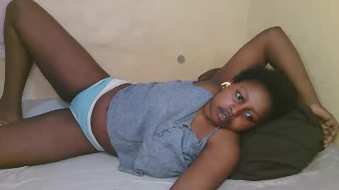 sexy_latasha online show from December 17, 2025, 7:03 am