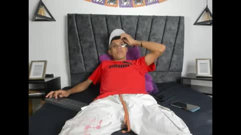 sexy_latin_cum online show from November 1, 2025, 4:25 am