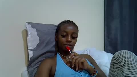 Snapshot of sexy_linda022 chatting on June 19, 2026, 12:15 am Linda online show from June 19, 2026, 12:15 am