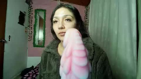 sexy lolas online show from December 14, 2025, 9:03 am