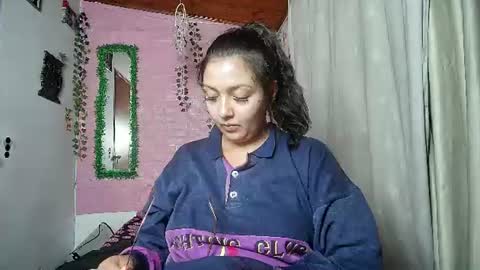 Snapshot of sexy_lolas chatting on June 11, 2026, 2:53 am sexy lolas online show from June 11, 2026, 2:53 am