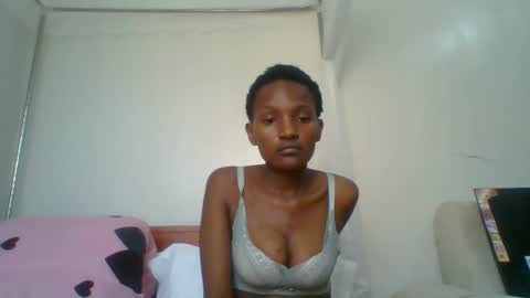 sexy_lucy012 online show from February 2, 2025, 2:02 pm