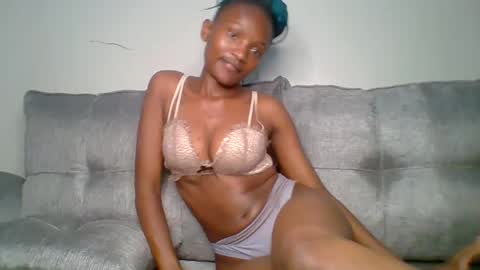 sexy_lucy012 online show from February 21, 2025, 10:04 pm