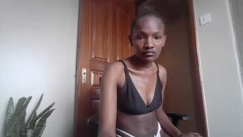 sexy_lucy012 online show from September 19, 2025, 12:39 pm
