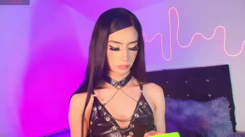 sexy_nahia online show from April 17, 2026, 9:01 am