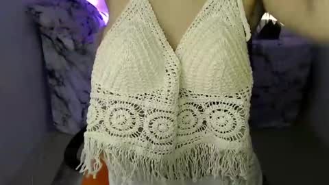 Nam online show from January 25, 2025, 6:46 pm