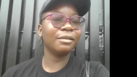 zoe online show from October 29, 2025, 9:55 am